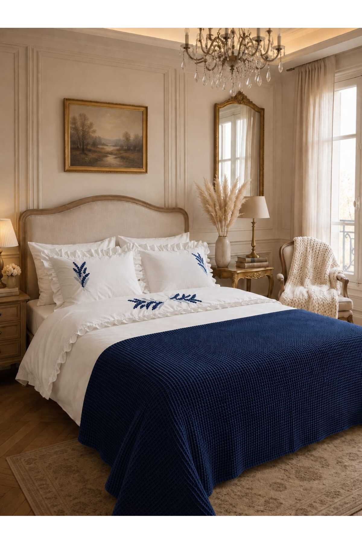 Trigo King Size Lacivert Çiçek Süzene Nakışlı Pamuk Nevresim Takımı 7 Parça Runnerlı Modern Çift Kişilik Set